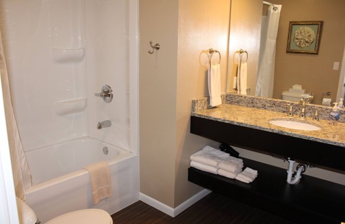 Gladwin Hotel | Rivertown Inn