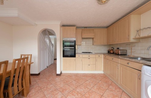 Thamesmead East House | Riverview 5 Bed house in Thamesmead