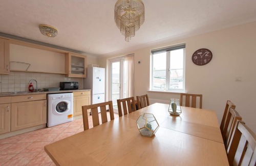 Thamesmead East House | Riverview 5 Bed house in Thamesmead