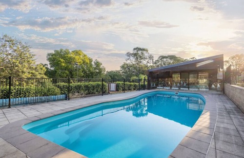 Loganholme House | RiverView 5Bs Home near Freeway&Shops @ Loganholme