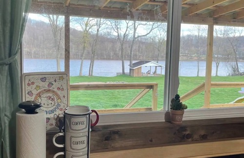 Long Bottom Cabin | Riverview Escape Cabins on the Ohio River Pet Friendly Fishing Weddings Relax