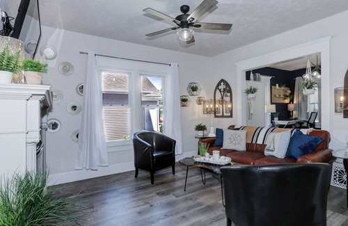 Menasha House | Riverview Get-A-Way