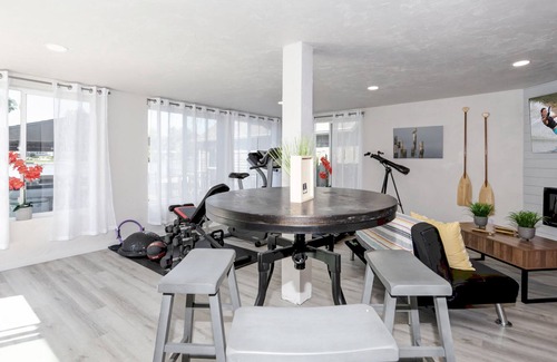 Menasha House | Riverview Get-A-Way