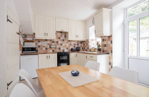 Ennistimon House | RiverView - In the Market Town of Ennistymon, Riverview - a short walk to EVERYTHING Ennistymon