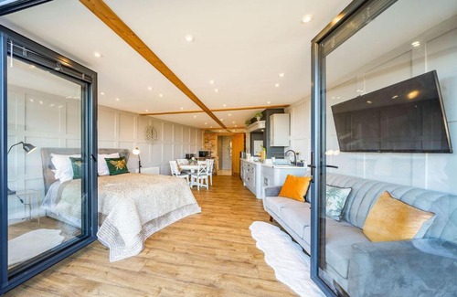 Gloucester House | Riverview Lodge - Uk36550