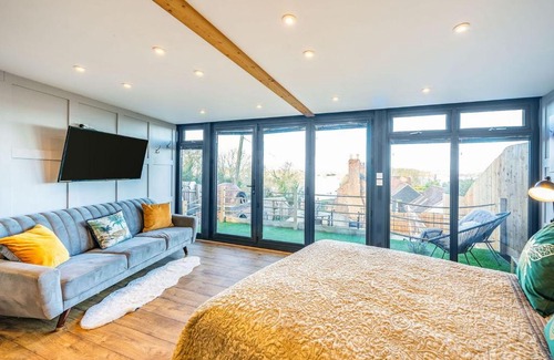 Gloucester House | Riverview Lodge - Uk36550