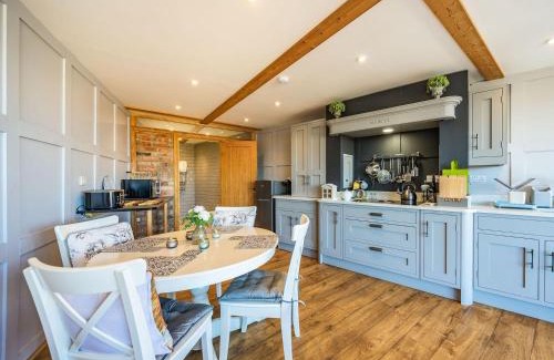 Gloucester House | Riverview Lodge - Uk36550