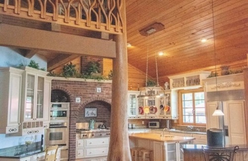 Astor Cabin | Riverview- Log Cabin- Special pricing August!/September BOOK NOW!