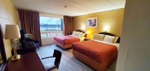 Dunnville Hotel | Riverview Motel