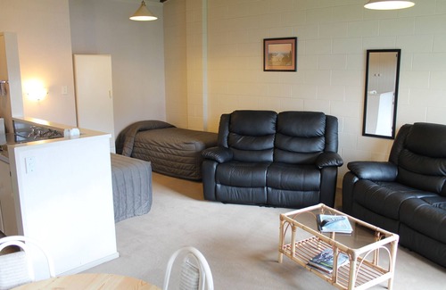 Whanganui Hotel | Riverview Motel