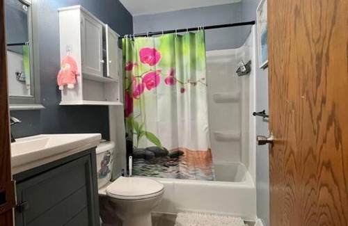 Eau Claire House | Riverview oasis