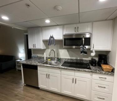Fort Myers River District Apartment | Riverview Penthouse