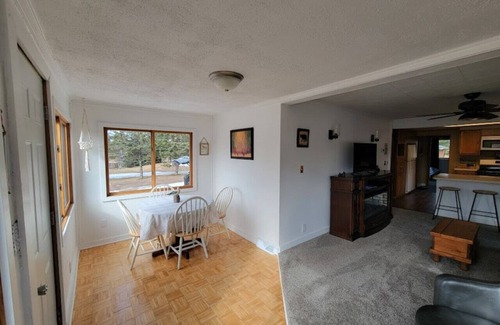 Eagle River House | Riverview Pines Cabin