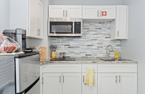 Melbourne Apartment | Riverview Yellow: Downtown Melbourne Apartment