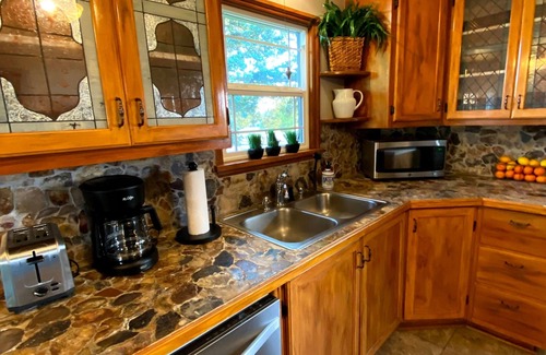 Veterans Park House | Riverwalk Cottage 2BR/2BA near Whitewater Park