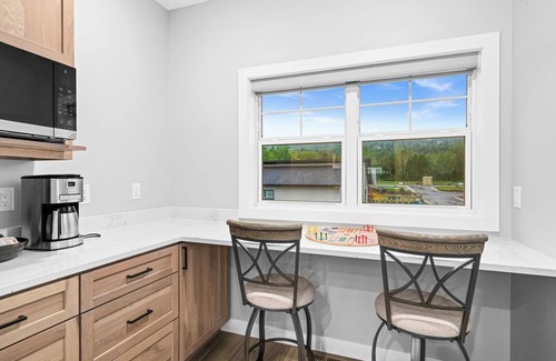 Duluth Apartment | RiverWest Superior Chalet - River View- Brand New - 20% of Bike Rentals