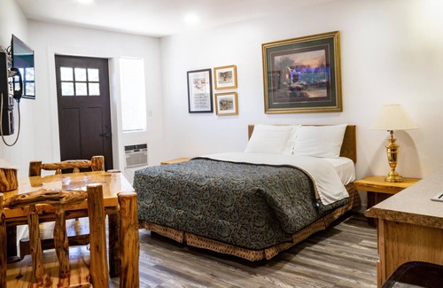 Delta Apartment | Riverwood Inn Hotel Grand Kitchenette Suite