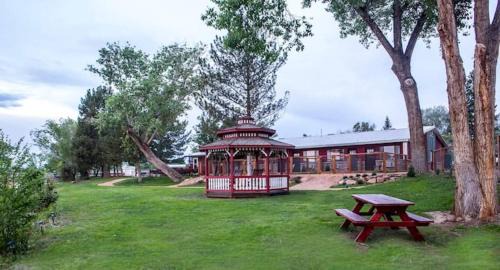 Delta Hotel | Riverwood Resort on the Gunnison