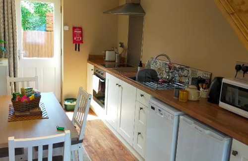 Langstone Apartment | Riverwood Retreat - Self Contained Lux Apartment, Close to the Celtic Resort