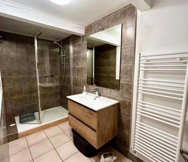 Burzet Apartment | Rives de Bourges