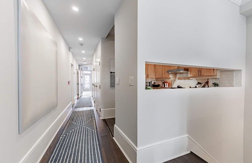 Midtown Toronto Apartment | Rivetstays - Designer Walk Suites