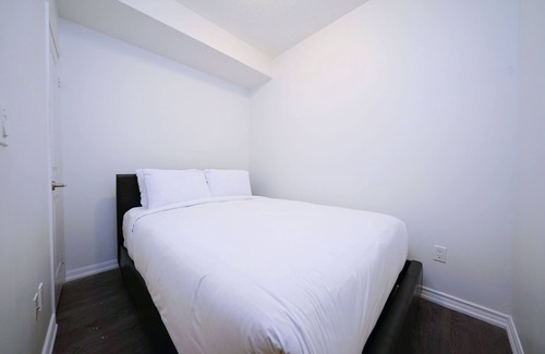 Fashion District Apartment | RivetStays - The Adelaide Suites