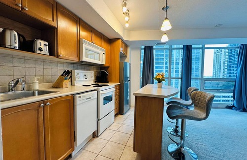 St. Lawrence Apartment | Rivetstays - The Yonge Grand Suites