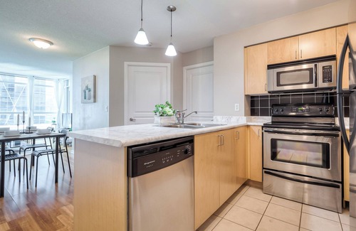 St. Lawrence Apartment | Rivetstays - The Yonge Grand Suites