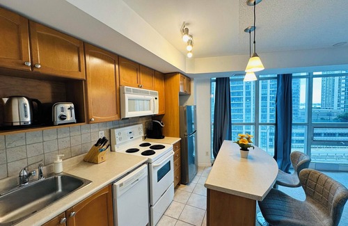 St. Lawrence Apartment | Rivetstays - The Yonge Grand Suites
