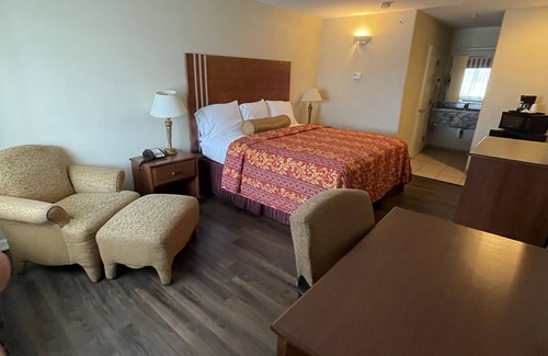 Riviera Hotel | Riviera Inn & Suites