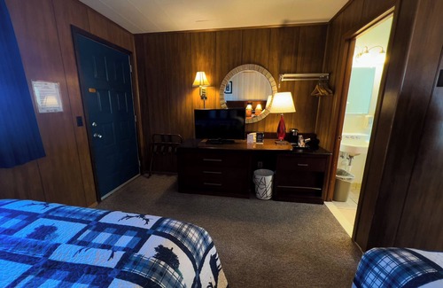 Mackinaw City Hotel | Riviera Motel