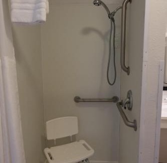 Saratoga Hotel | Riviera Motor Lodge