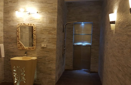 Conakry Hotel | Riviera Taouyah Hotel