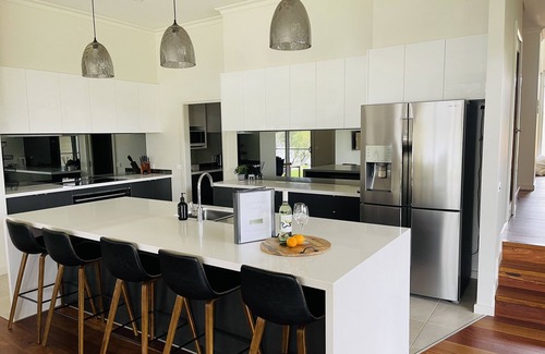 Gol Gol House | Riviera Villa Holiday Home