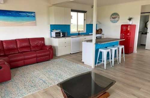 Rivoli Bay House | Rivoli Retreat… relax amongst rural views
