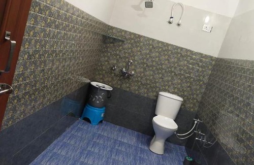 Khirsu House | Riwaj homestay