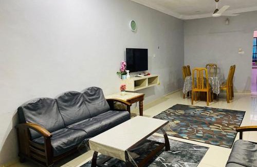 Kampung Jaya House | Rizqi Homestay