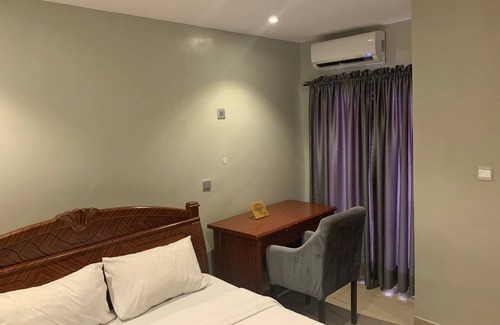 Ojodu Hotel | RM Suites