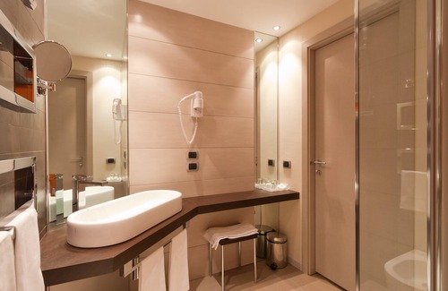 San Faustino-Madonnina-Quattroville Hotel | Rmh Modena Des Arts