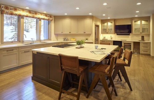 Teton Village House | RMR: Sublette Ridge Ski Lodge in Teton Village