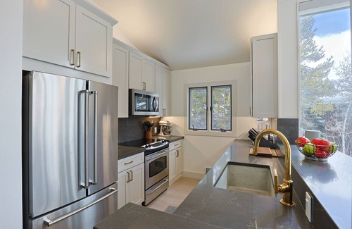 Moose Wilson Road Condo | RMR: Yarrow 2321 Condo in The Aspens/Wilson,WY