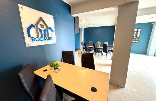 Santa Maria la Ribera House | RMS Hostal - SantaMaria