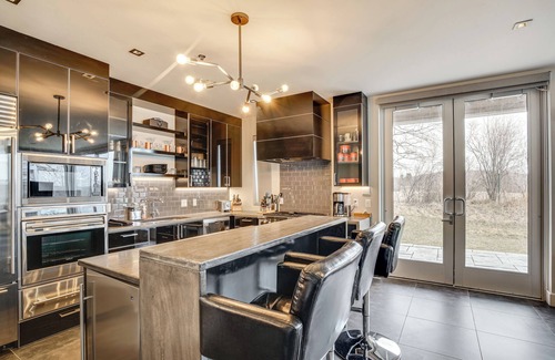 Elkhart Lake House | Road America Retreat: Modern Villa w/Garage!