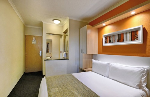 Germiston Hotel | Road Lodge Germiston Lake