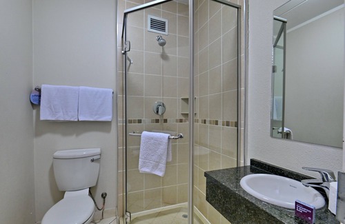 Germiston Hotel | Road Lodge Germiston Lake