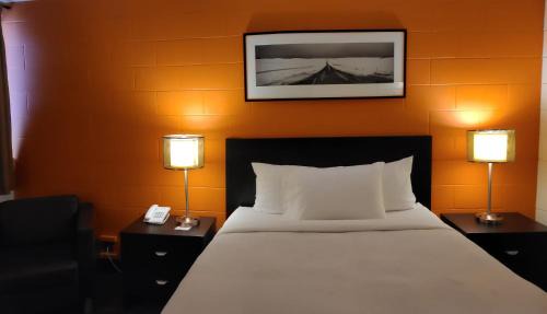 Southeast Calgary Hotel | Roadking Inns Motel
