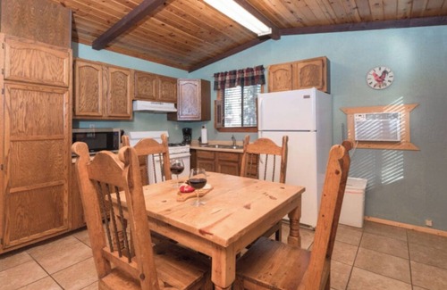 Ruidoso Cabin | Roadrunner - Historic Upper Canyon, Priv Hot Tub, Cozy