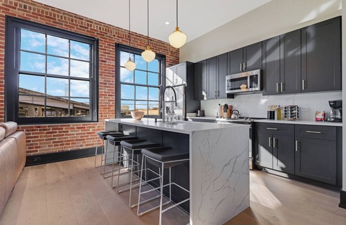 Arts/Warehouse District Hotel | Roami at Brassline Near French Qtr #30