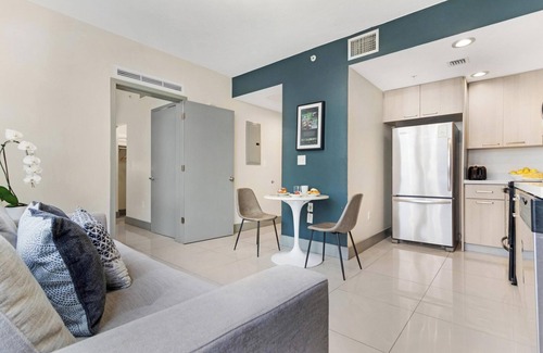 Brickell Apartment | Roami at Habitat Brickell | Gym | Combo #86