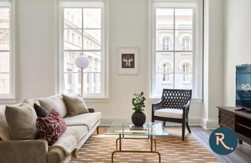 Central Business District Apartment | Roami at St. Charles